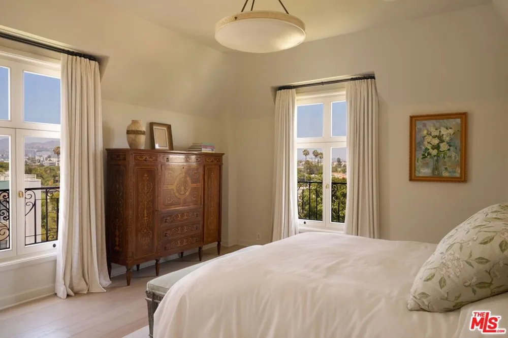 316 Rossmore Avenue #605 Los Angeles, CA 90004