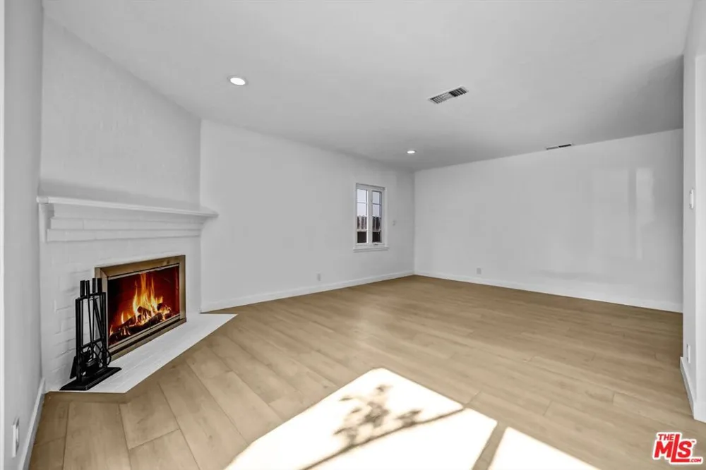 6254 Ben Avenue Los Angeles, CA 91606
