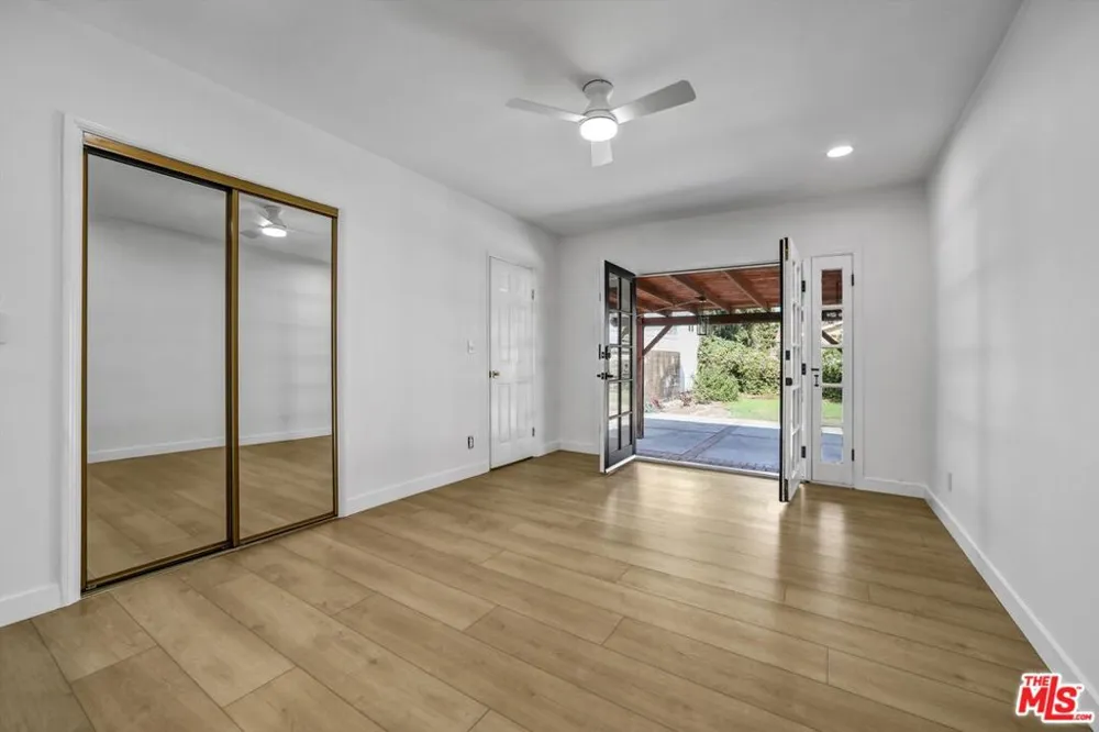 6254 Ben Avenue Los Angeles, CA 91606