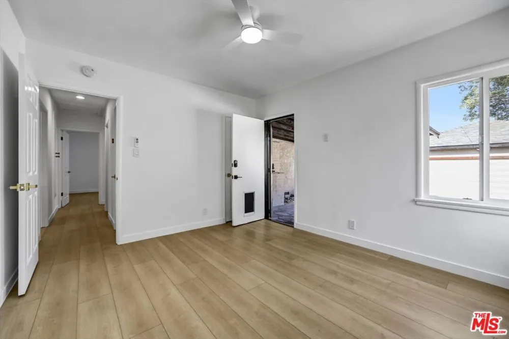 6254 Ben Avenue Los Angeles, CA 91606