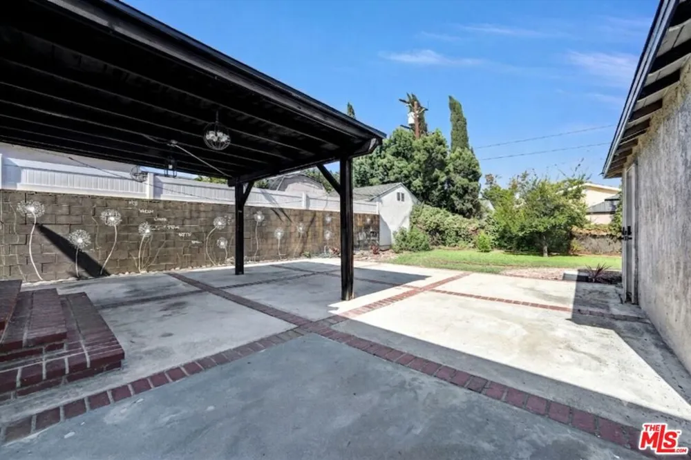 6254 Ben Avenue Los Angeles, CA 91606