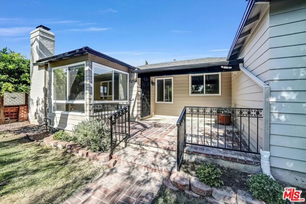 6254 Ben Avenue Los Angeles, CA 91606