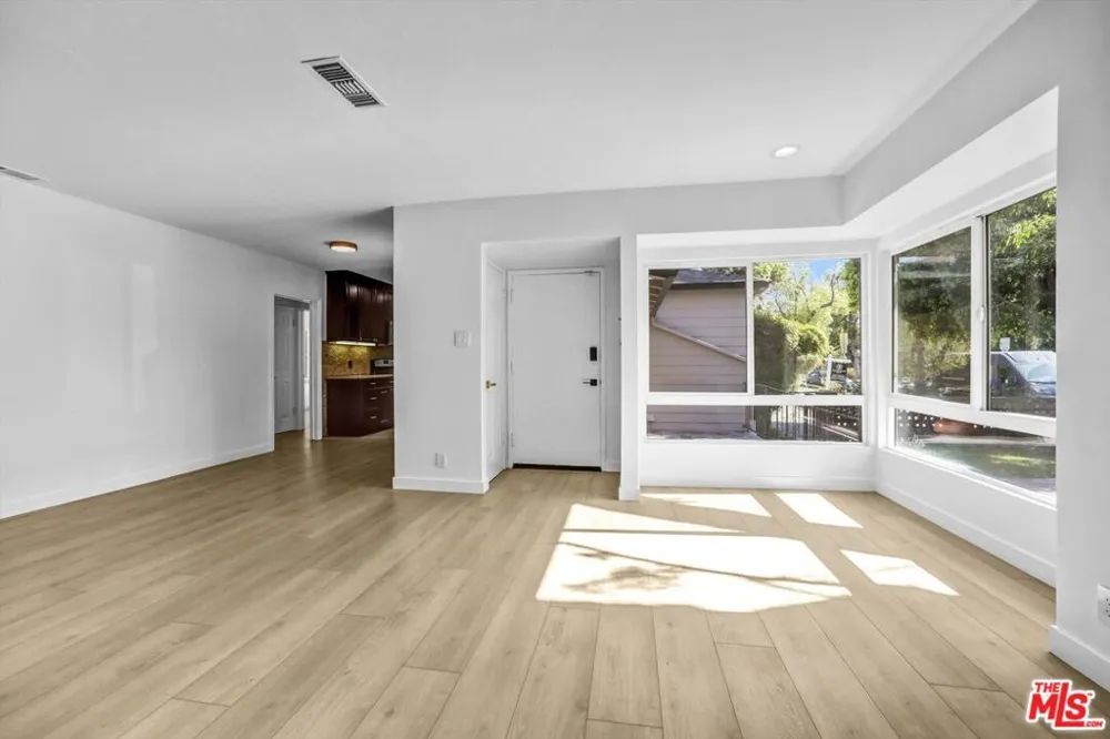 6254 Ben Avenue Los Angeles, CA 91606