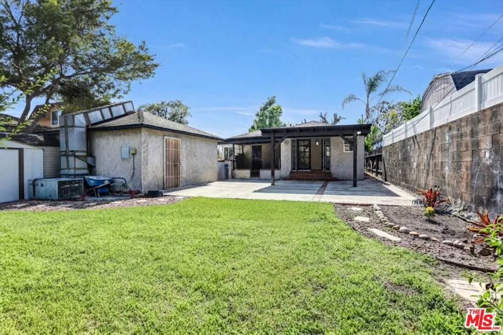 6254 Ben Avenue Los Angeles, CA 91606