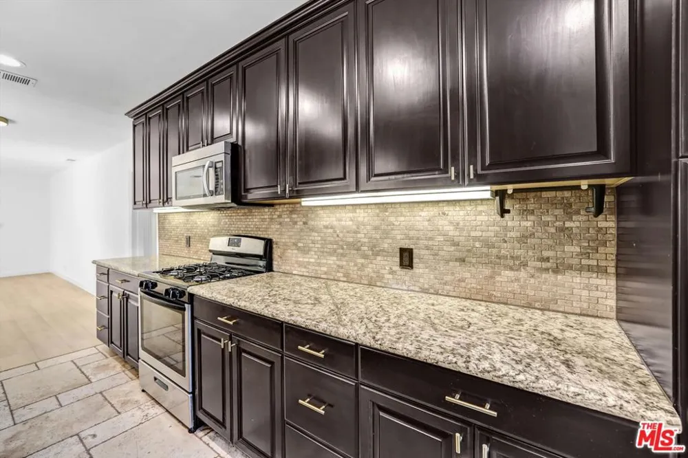 6254 Ben Avenue Los Angeles, CA 91606