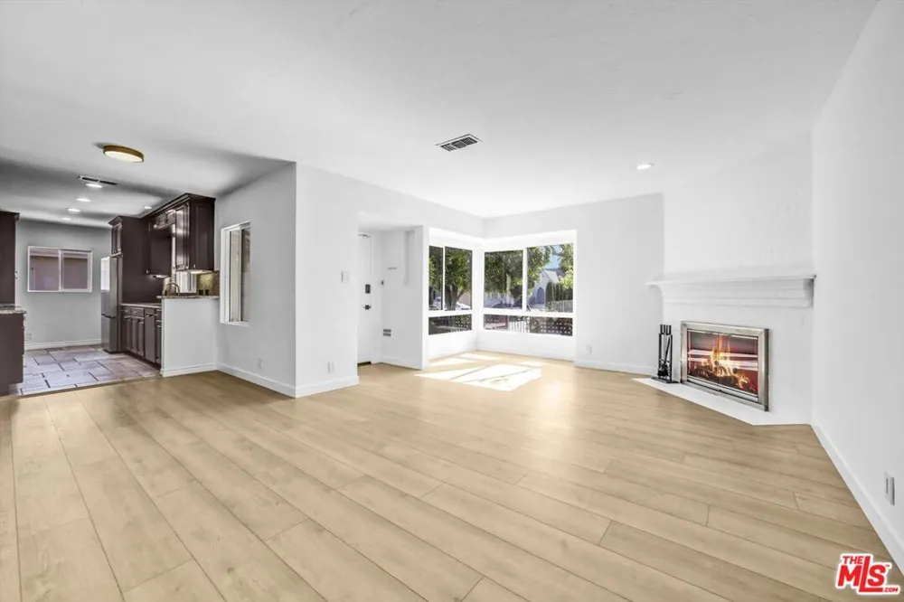 6254 Ben Avenue Los Angeles, CA 91606