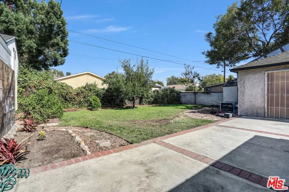 6254 Ben Avenue Los Angeles, CA 91606