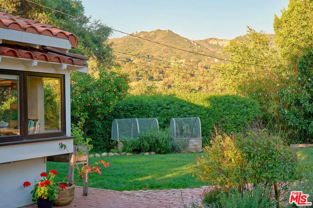 22068 Topanga School Road Topanga, CA 90290