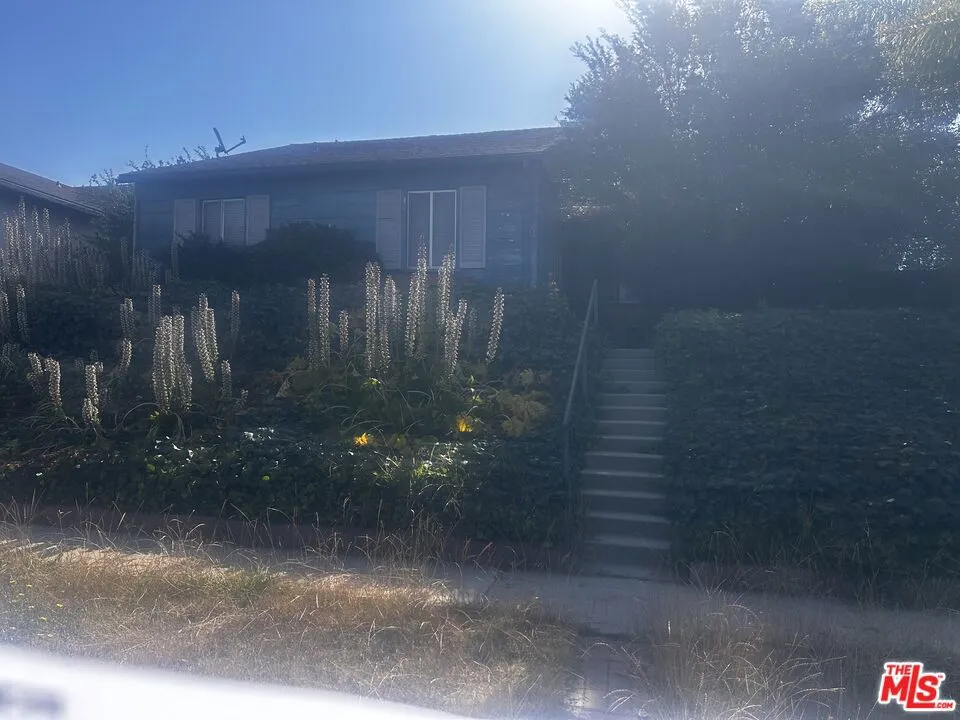 11726 Spinning Avenue Hawthorne, CA 90250