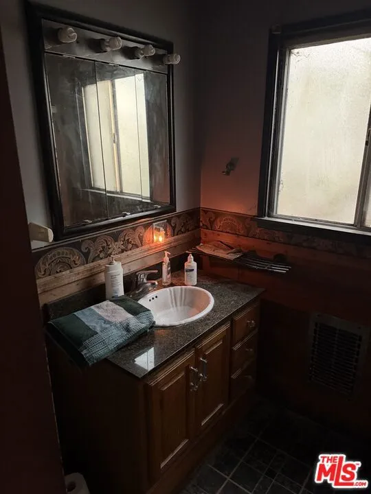 11726 Spinning Avenue Hawthorne, CA 90250