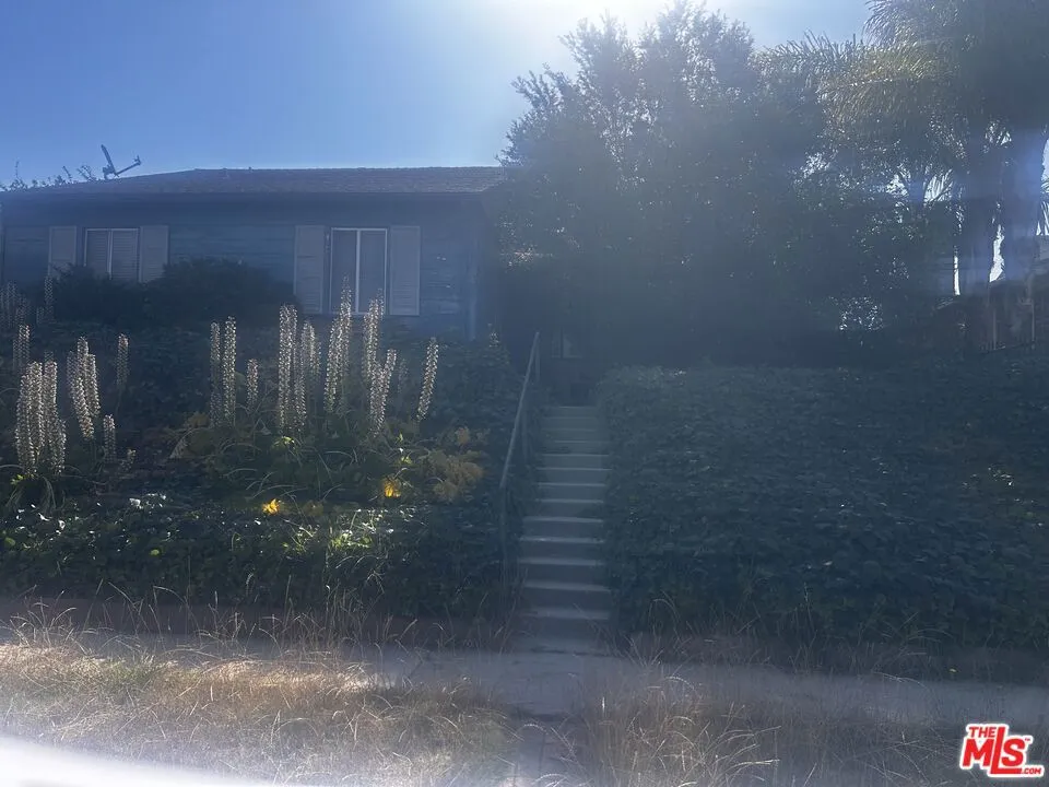 11726 Spinning Avenue Hawthorne, CA 90250