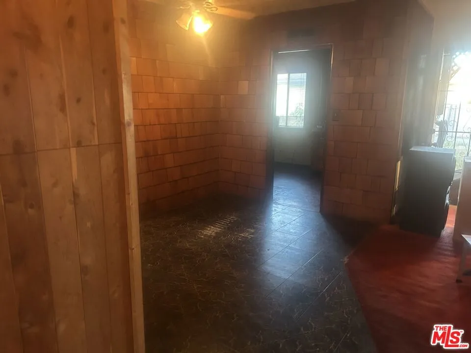 11726 Spinning Avenue Hawthorne, CA 90250