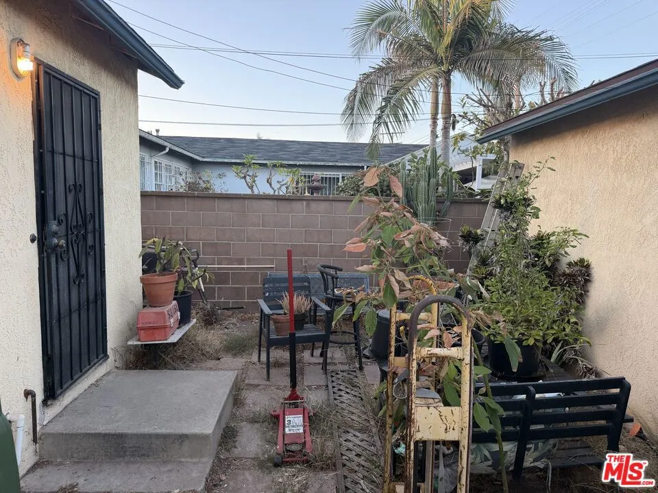11726 Spinning Avenue Hawthorne, CA 90250