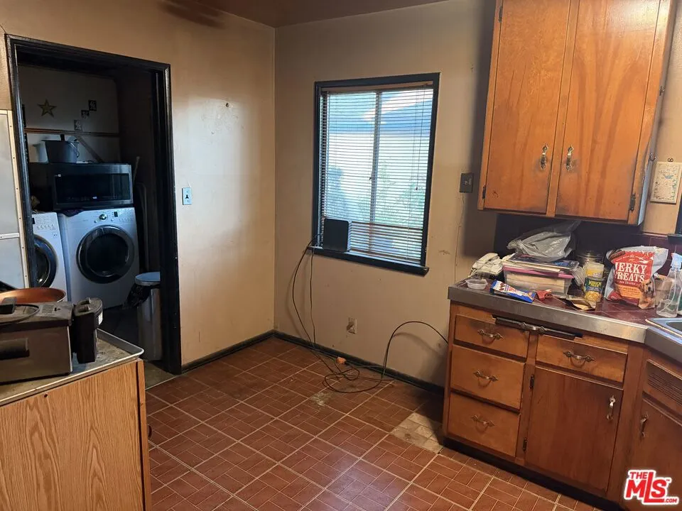 11726 Spinning Avenue Hawthorne, CA 90250