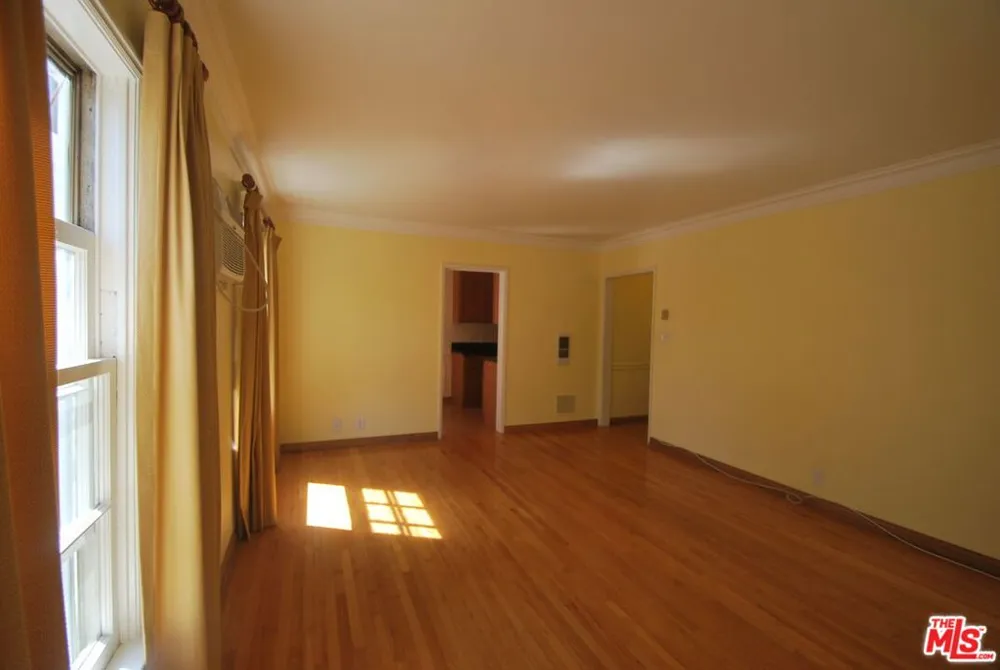 325 PALM DRIVE #E Beverly Hills, CA 90210