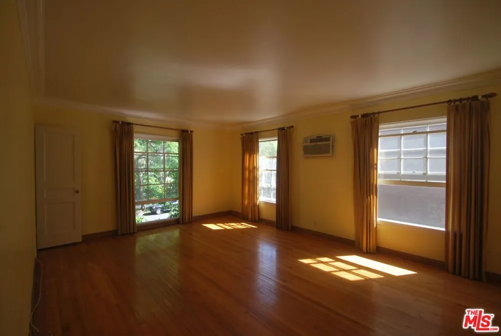 325 PALM DRIVE #E Beverly Hills, CA 90210
