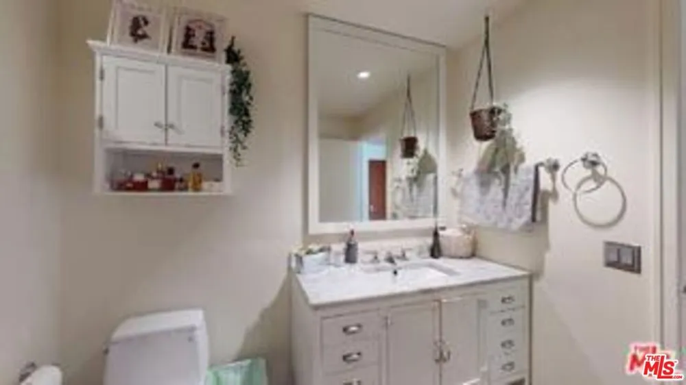 1155 S Grand Avenue #1106 Los Angeles, CA 90015