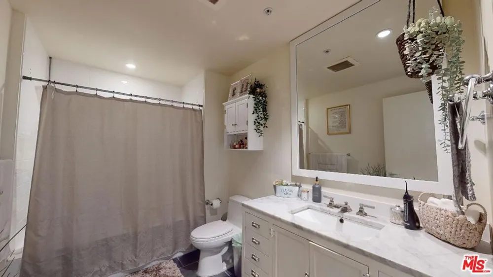 1155 S Grand Avenue #1106 Los Angeles, CA 90015