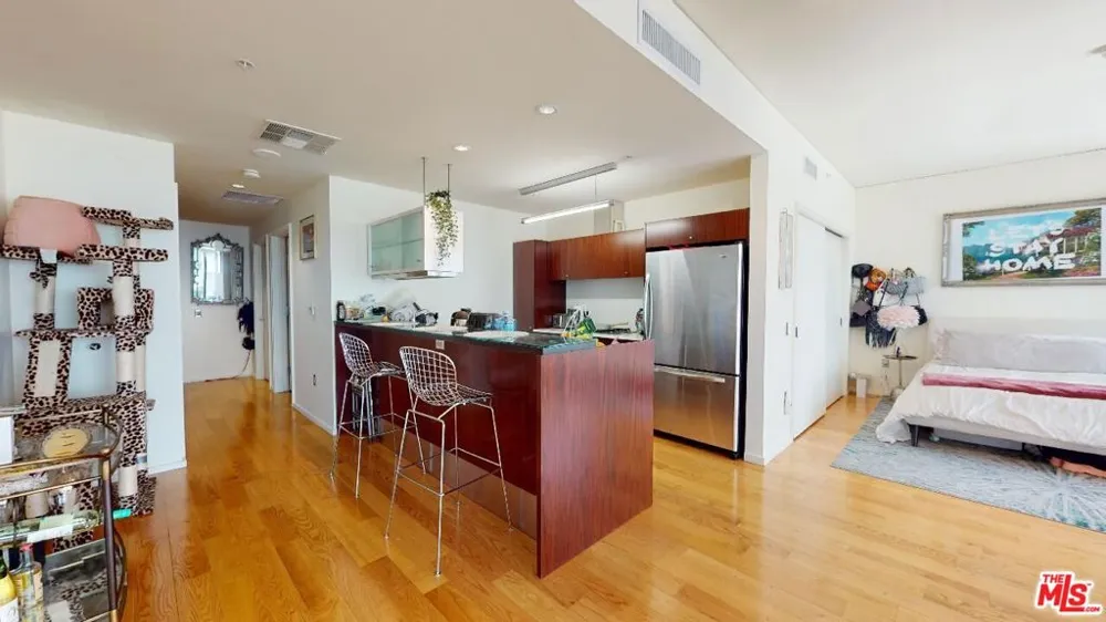 1155 S Grand Avenue #1106 Los Angeles, CA 90015
