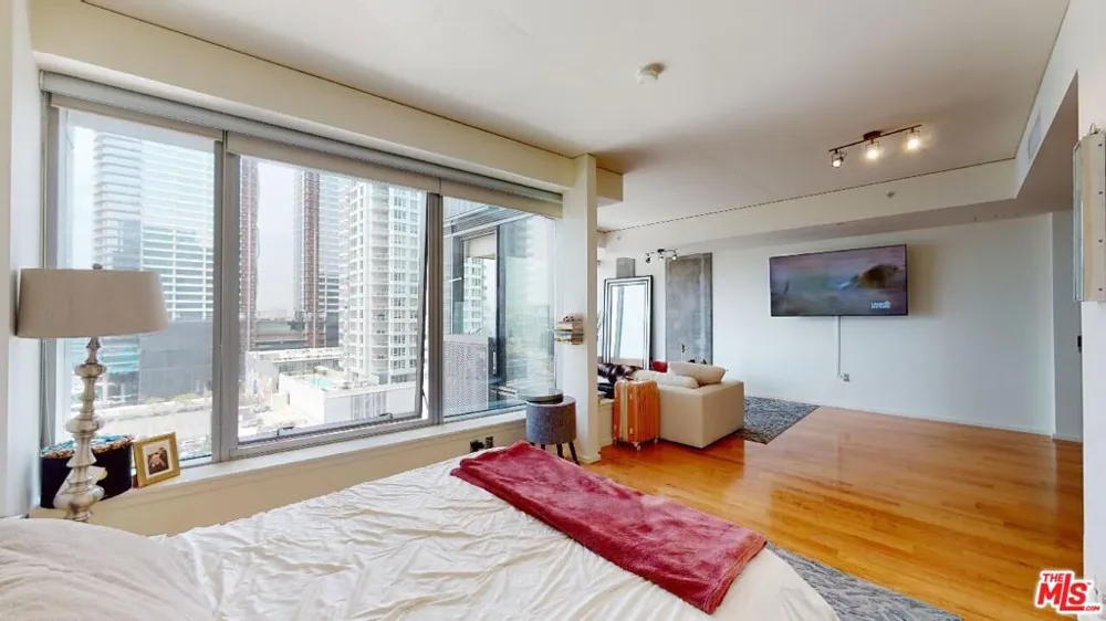 1155 S Grand Avenue #1106 Los Angeles, CA 90015