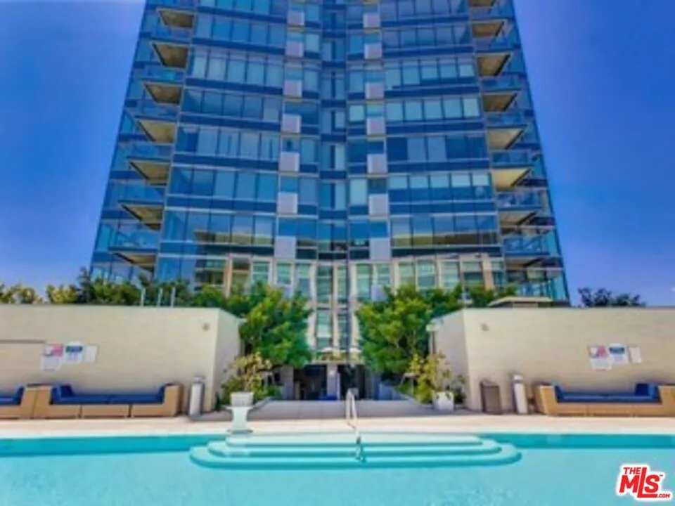 1155 S Grand Avenue #1106 Los Angeles, CA 90015