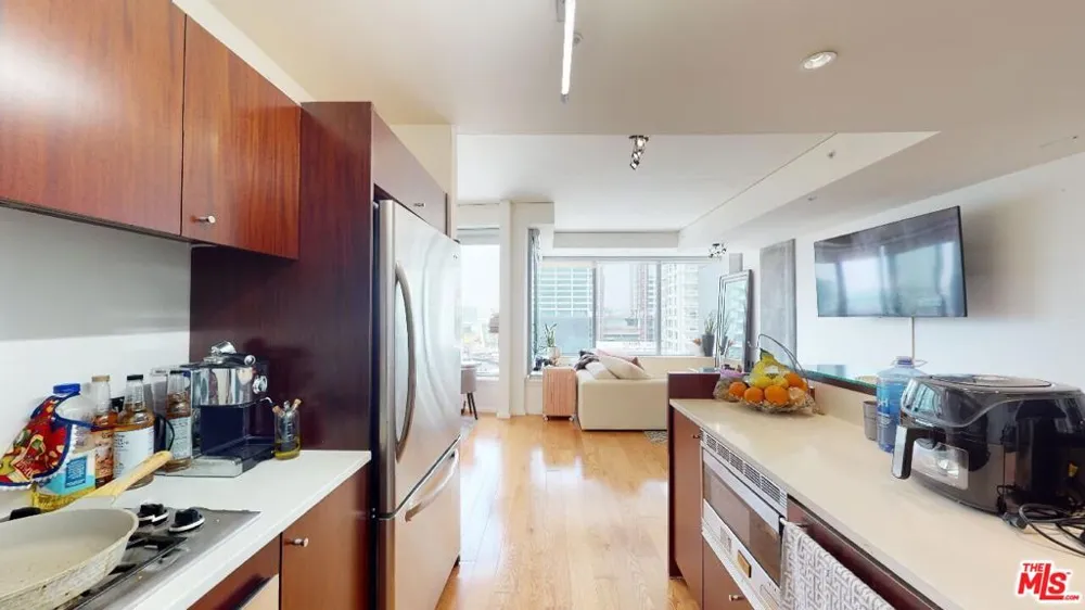 1155 S Grand Avenue #1106 Los Angeles, CA 90015