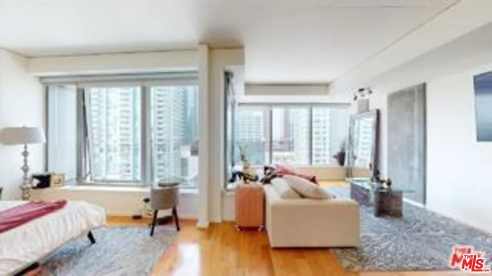 1155 S Grand Avenue #1106 Los Angeles, CA 90015
