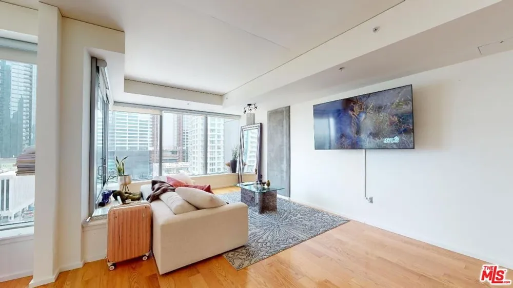 1155 S Grand Avenue #1106 Los Angeles, CA 90015
