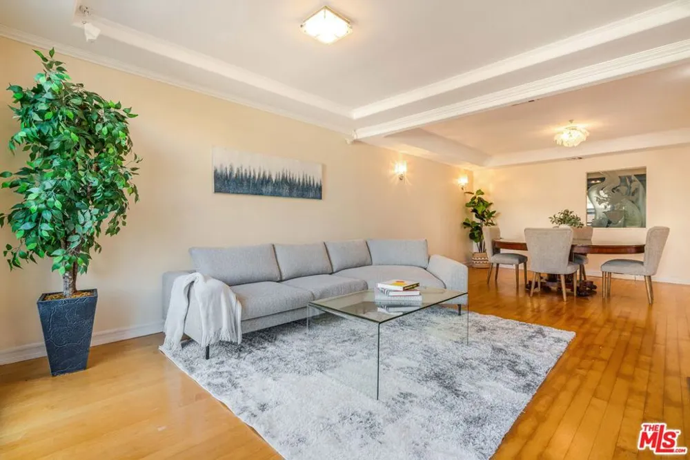 1645 Malcolm Avenue #302 Los Angeles, CA 90024