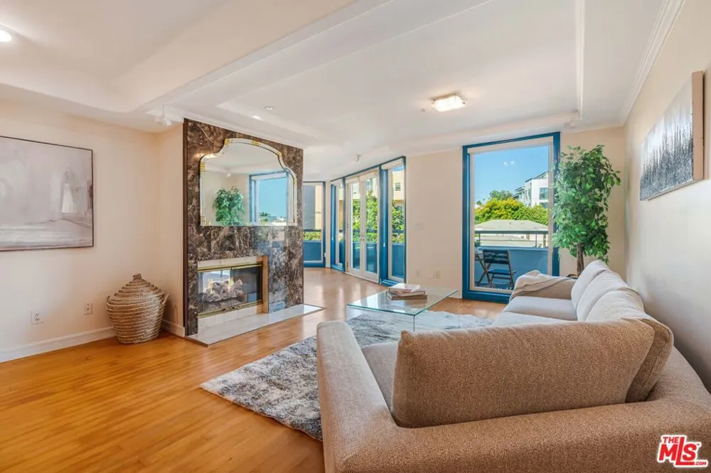 1645 Malcolm Avenue #302 Los Angeles, CA 90024