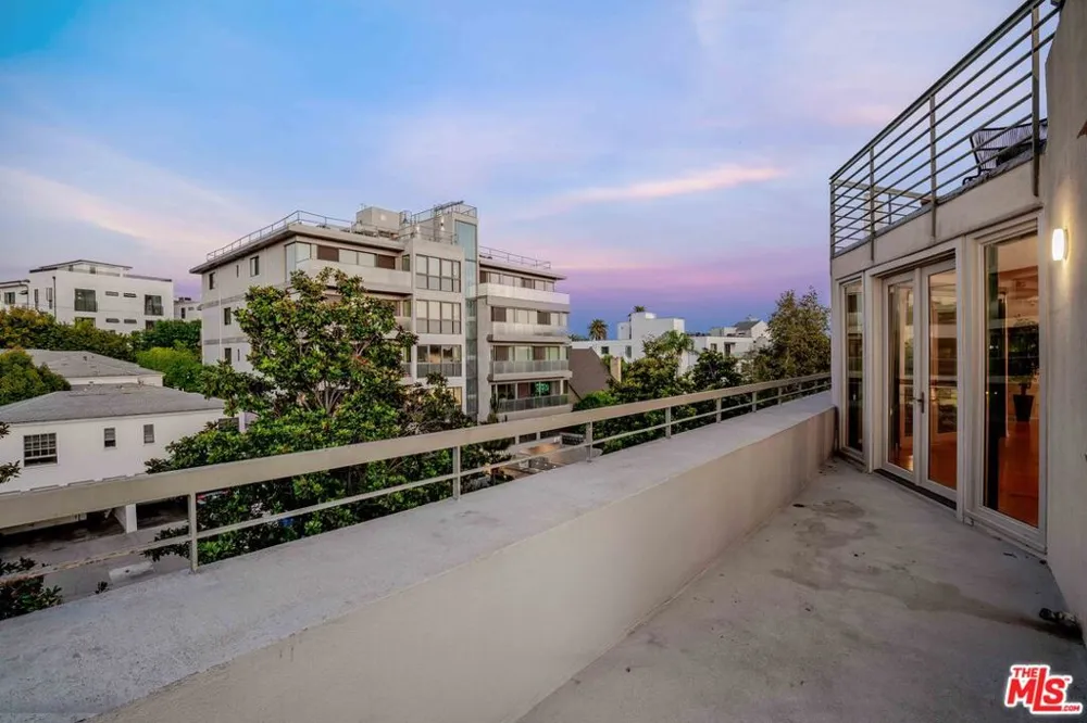 1645 Malcolm Avenue #302 Los Angeles, CA 90024