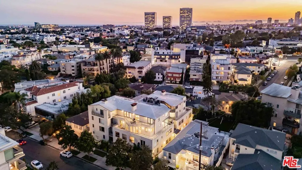 1645 Malcolm Avenue #302 Los Angeles, CA 90024