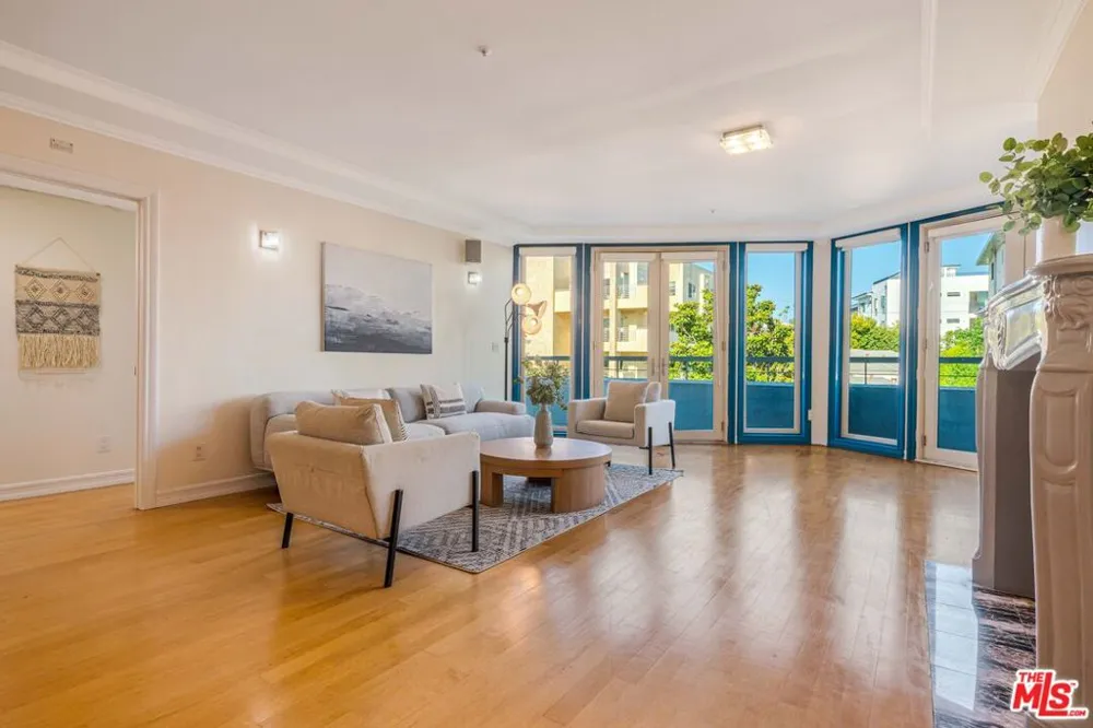1645 Malcolm Avenue #302 Los Angeles, CA 90024