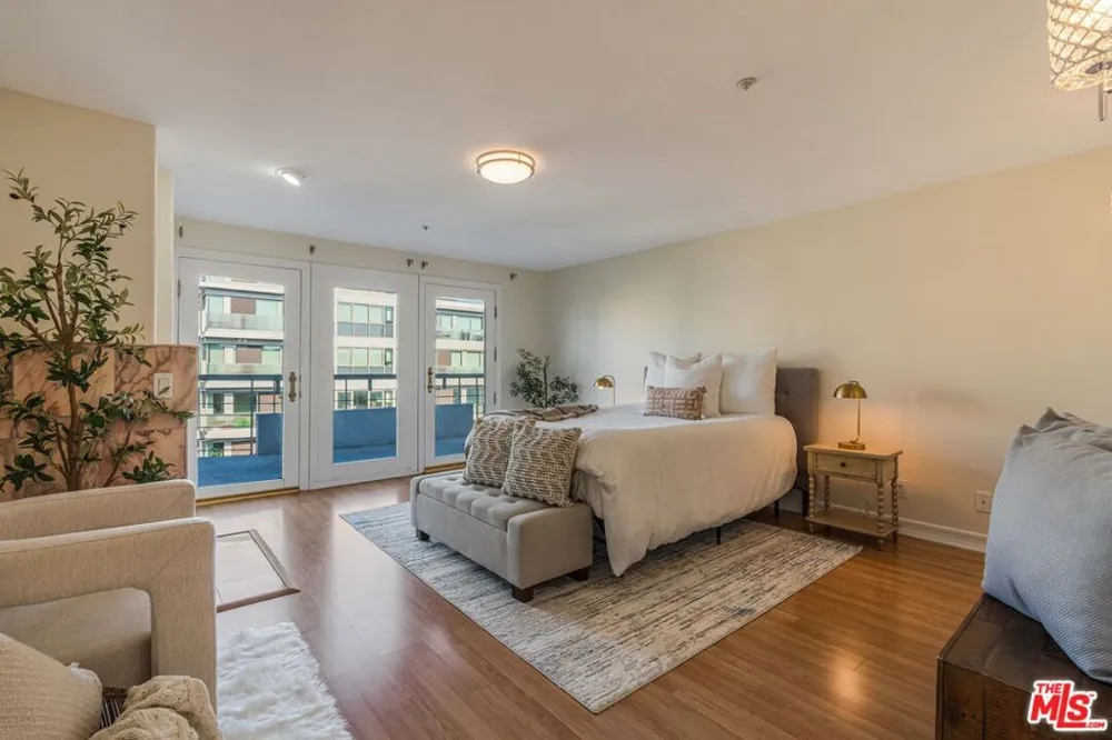 1645 Malcolm Avenue #302 Los Angeles, CA 90024