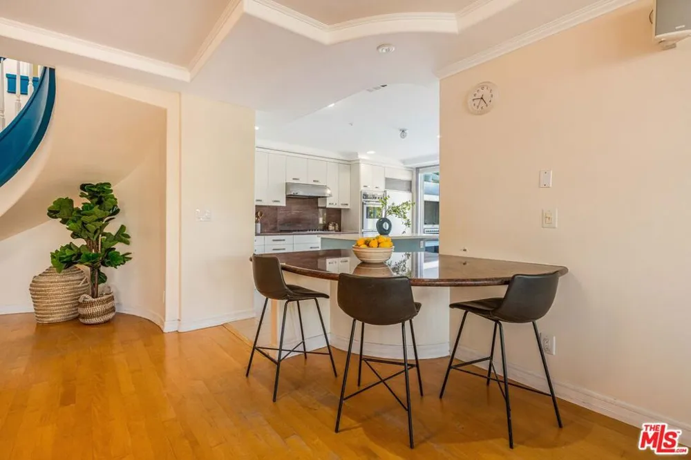 1645 Malcolm Avenue #302 Los Angeles, CA 90024