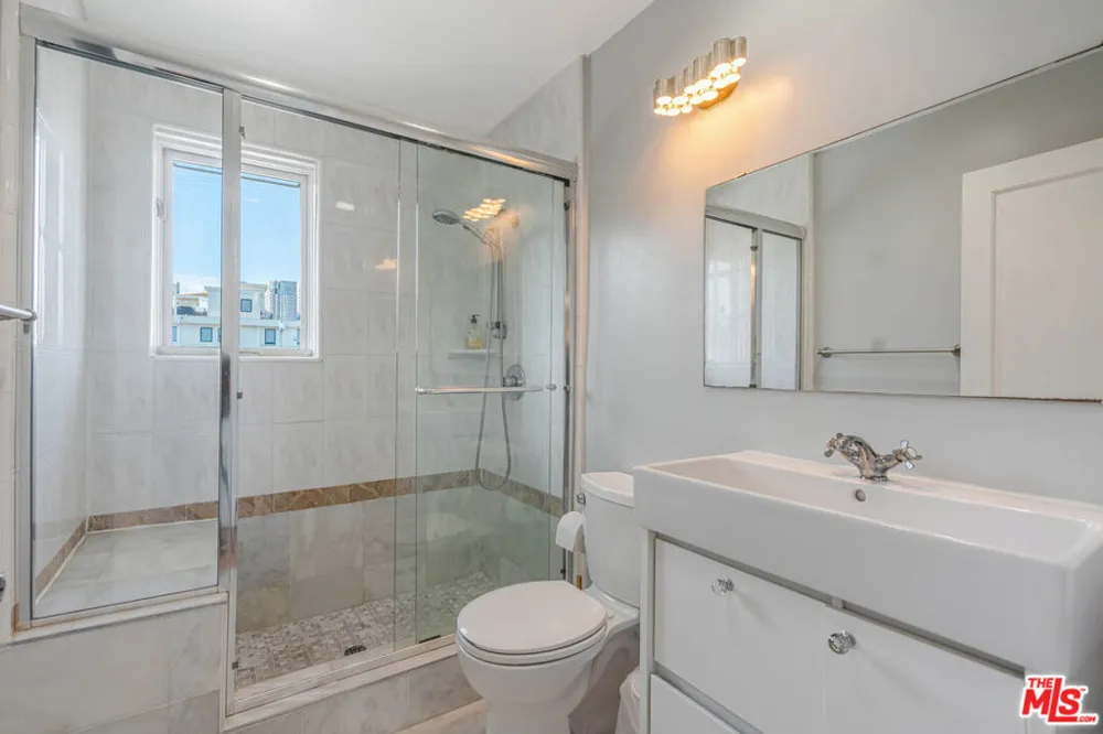 1645 Malcolm Avenue #302 Los Angeles, CA 90024