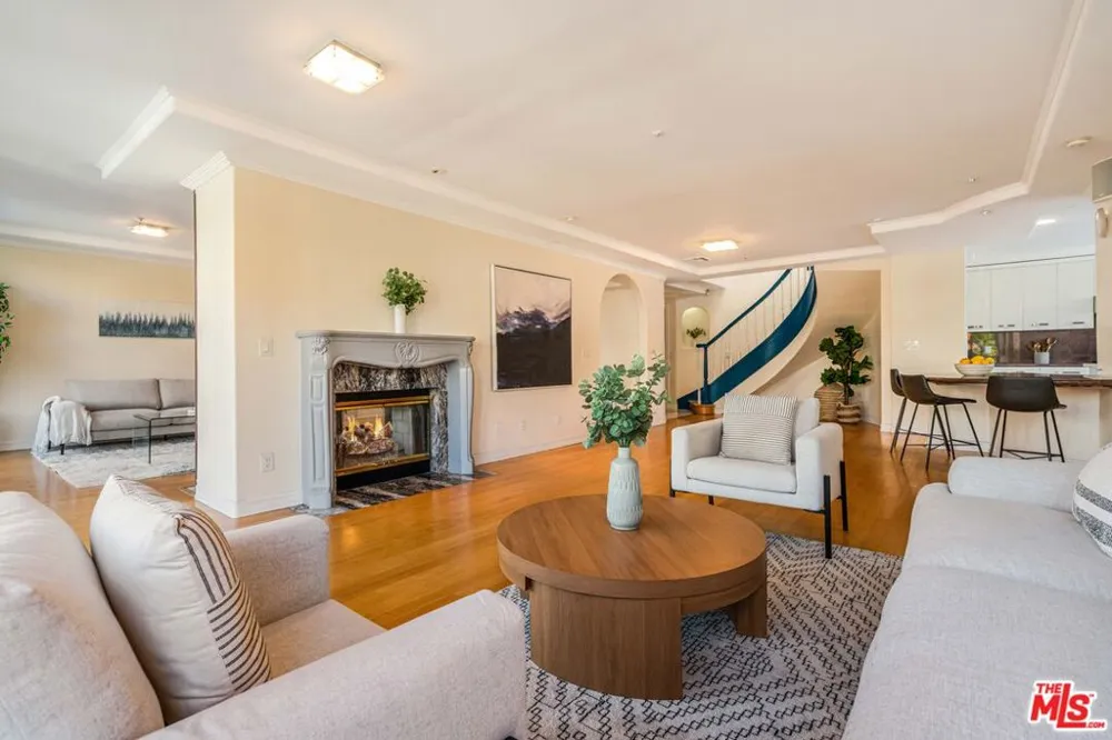 1645 Malcolm Avenue #302 Los Angeles, CA 90024