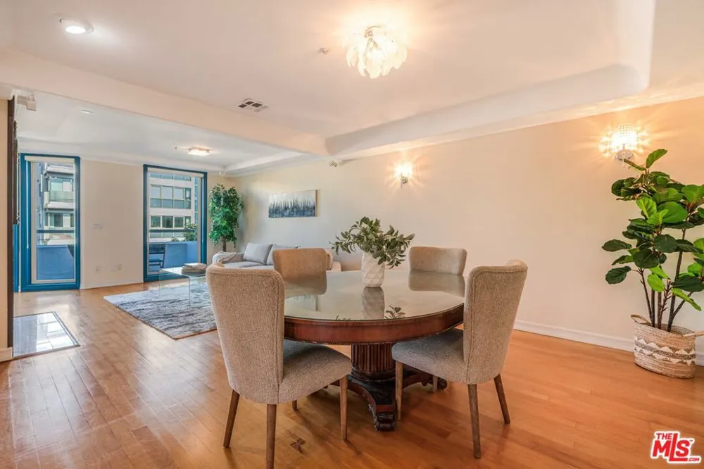 1645 Malcolm Avenue #302 Los Angeles, CA 90024