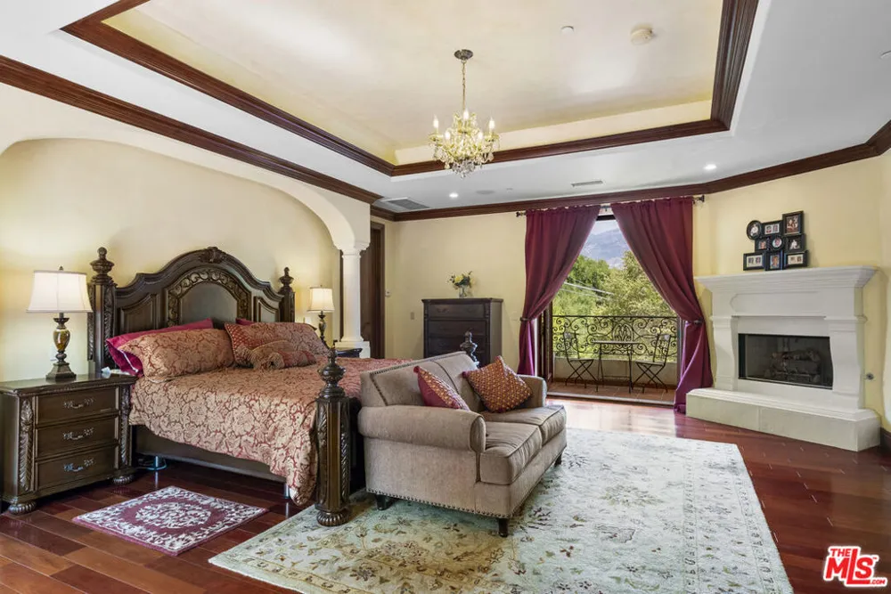 4141 Cambrdige Road La Canada Flintridge, CA 91011