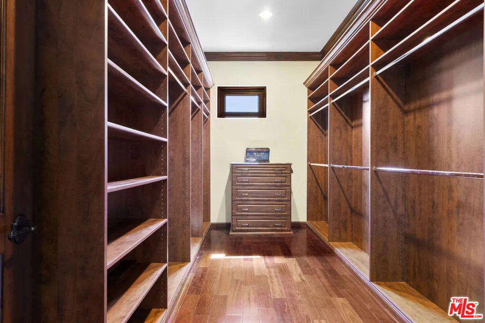 4141 Cambrdige Road La Canada Flintridge, CA 91011