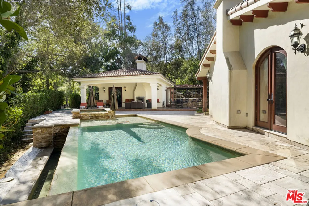 4141 Cambrdige Road La Canada Flintridge, CA 91011