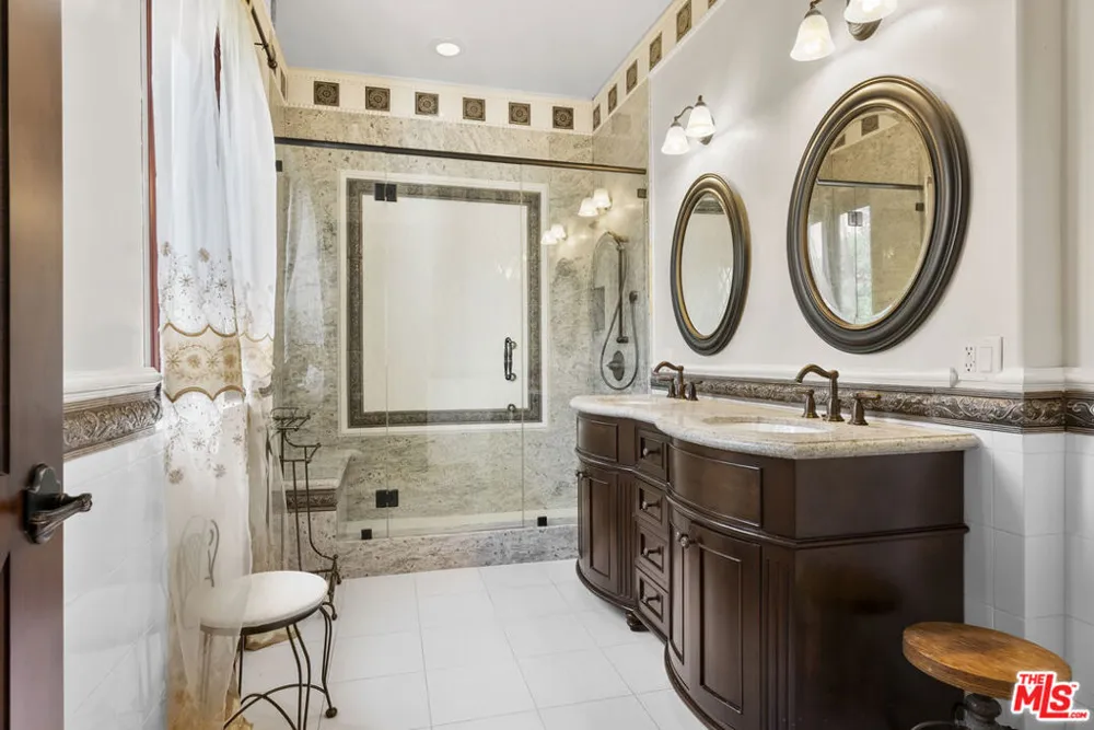 4141 Cambrdige Road La Canada Flintridge, CA 91011