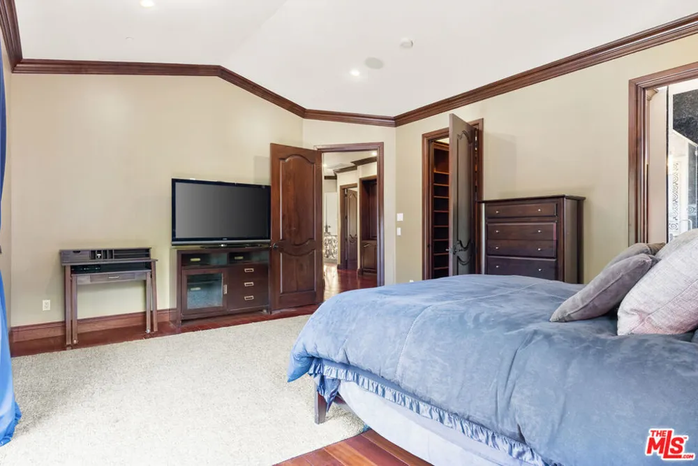 4141 Cambrdige Road La Canada Flintridge, CA 91011