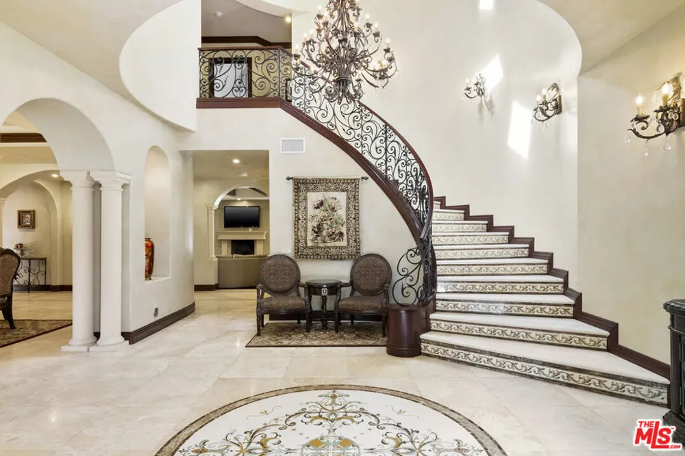 4141 Cambrdige Road La Canada Flintridge, CA 91011