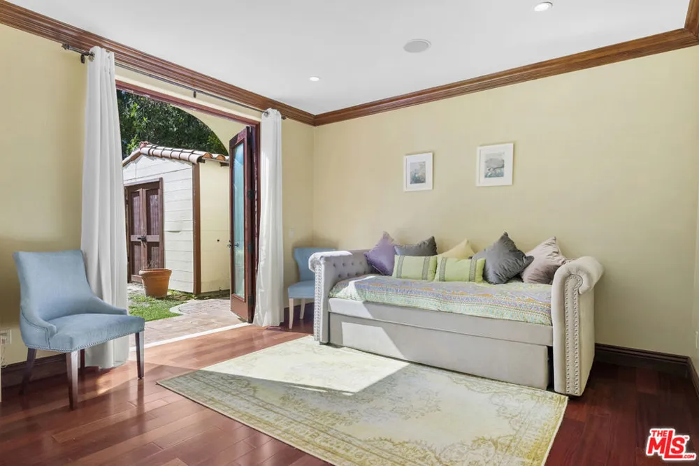 4141 Cambrdige Road La Canada Flintridge, CA 91011