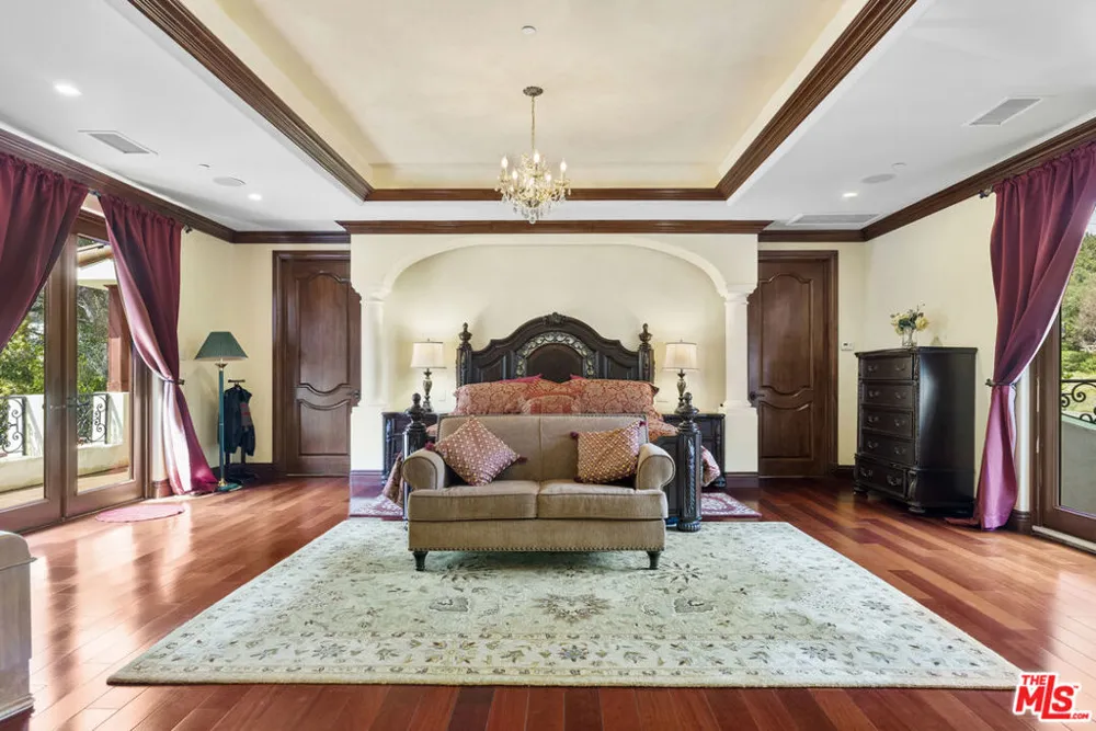 4141 Cambrdige Road La Canada Flintridge, CA 91011