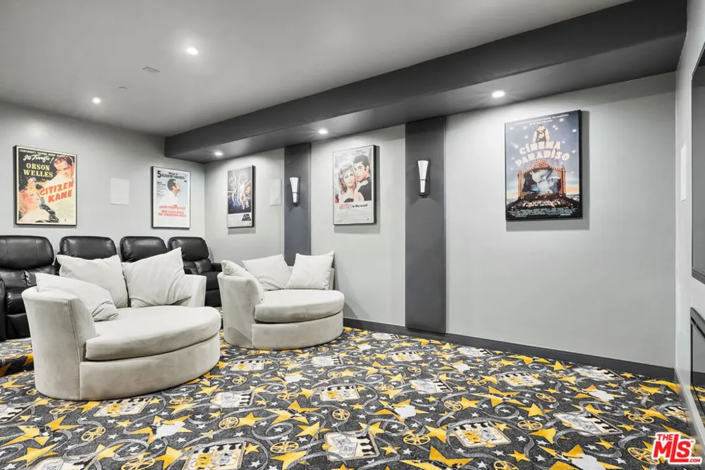 4141 Cambrdige Road La Canada Flintridge, CA 91011