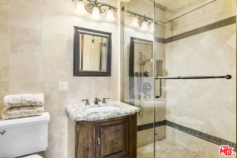 4141 Cambrdige Road La Canada Flintridge, CA 91011