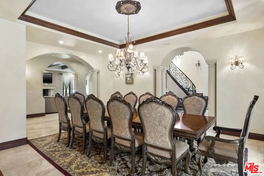 4141 Cambrdige Road La Canada Flintridge, CA 91011
