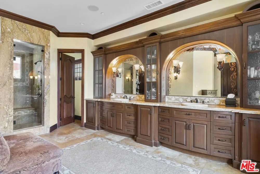 4141 Cambrdige Road La Canada Flintridge, CA 91011